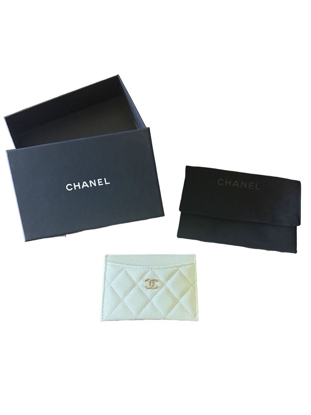 22C Chanel Quilted CC Card Holder in Light Green